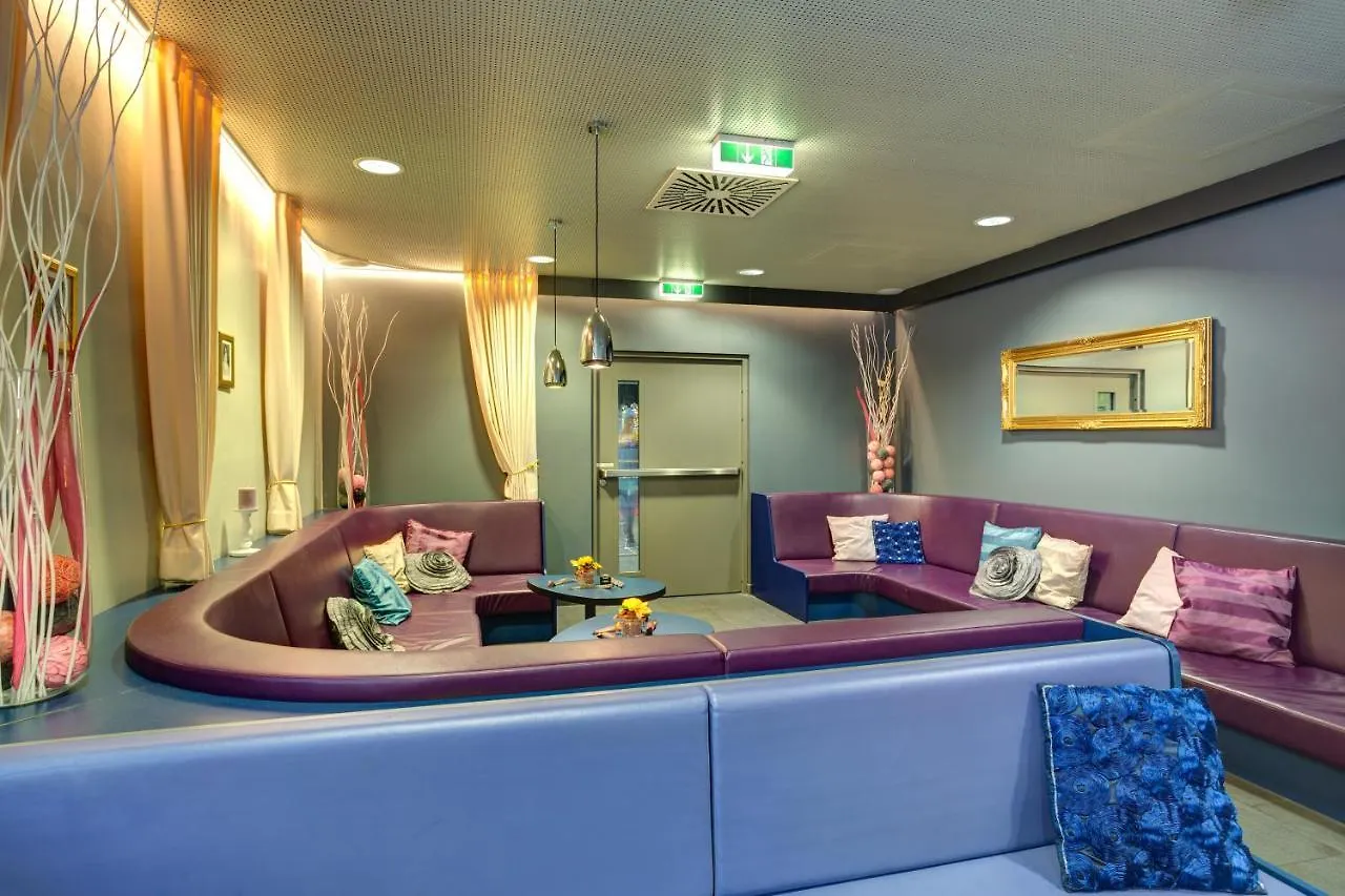 Meininger Hotel Wien Downtown Sissi Vienna
