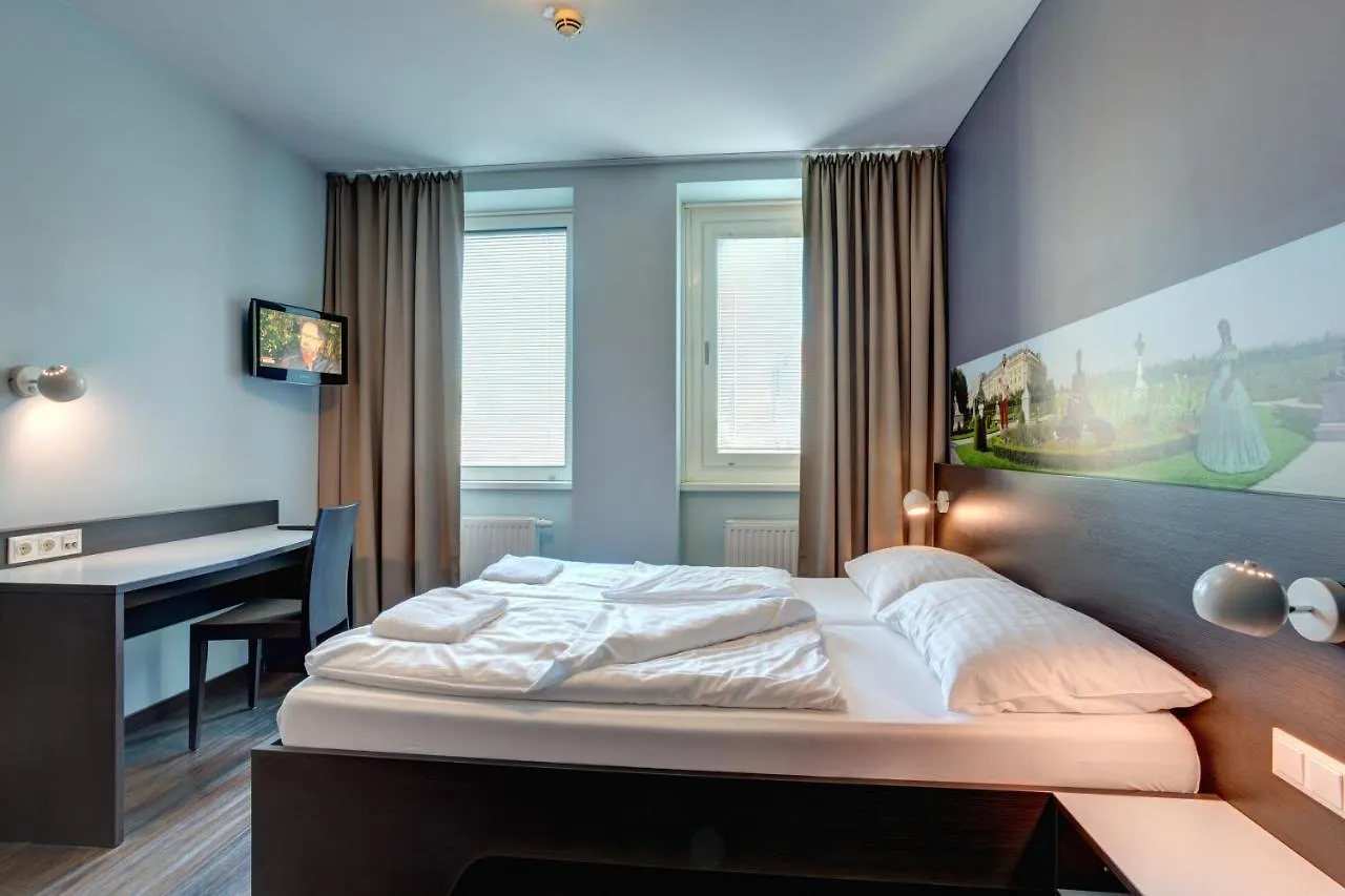 Meininger Hotel Wien Downtown Sissi 3*, Vienna