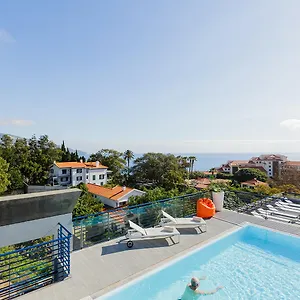 Terrace Mar 4*, פונשל פורטוגל
