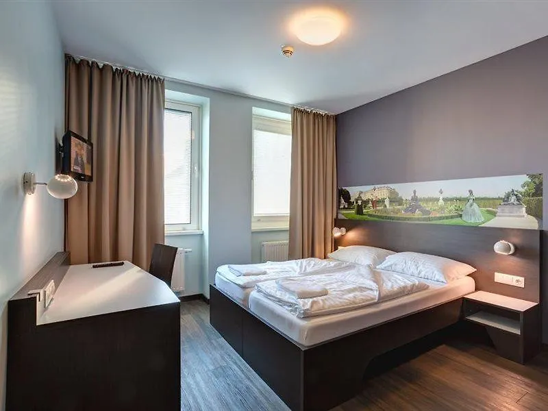 Meininger Hotel Wien Downtown Sissi 3*, Bécs